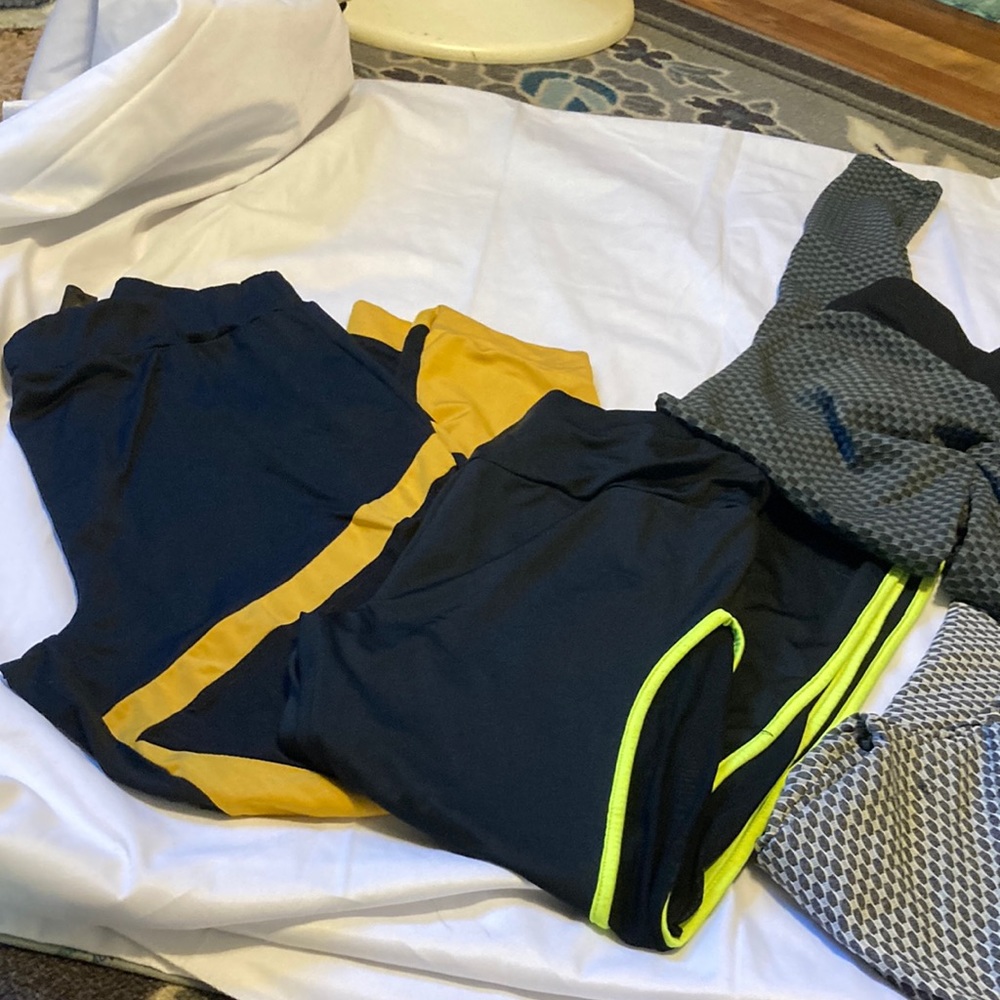 Lot of workout bottoms 3size M 1 XL